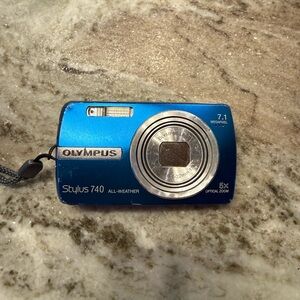 Olympus Stylus 740 Digital Camera in Blue